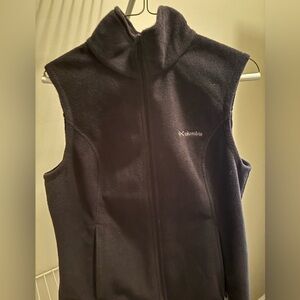 Women’s Columbia Black Fleece Vest (Medium)